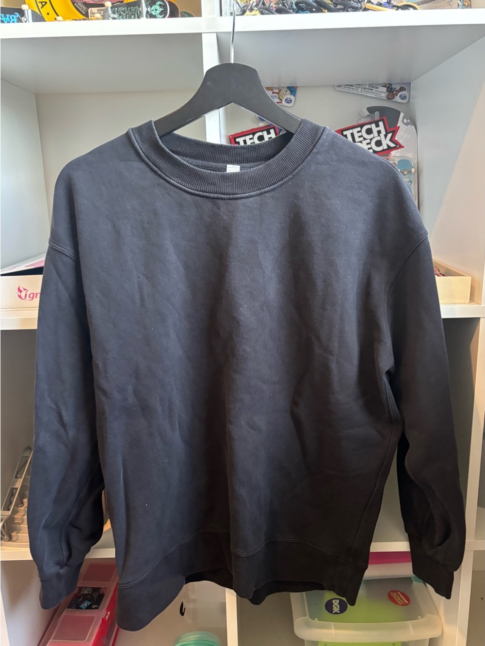Woman’s black l